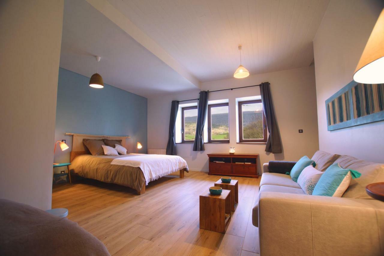 Terres De La Grange Bed & Breakfast Cuisiat ภายนอก รูปภาพ